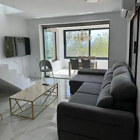 Altea, Luxury Hills